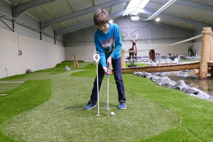 Indoor Mini Golf