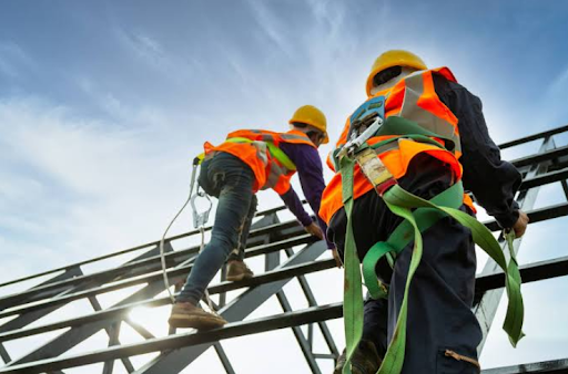 How Working At Heights Refresher Training Keeps Workers Protected Through Continuous Skill Development And Professional Excellence
